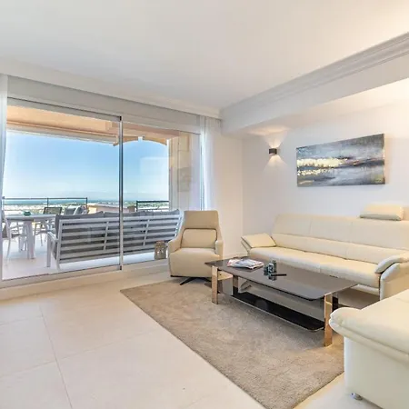 Stylish 2bed Magna Marbella